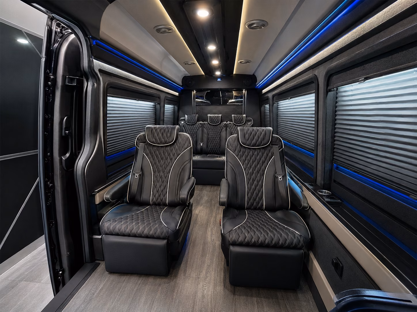 airport bus rentals for corporate groups and conference travelers
