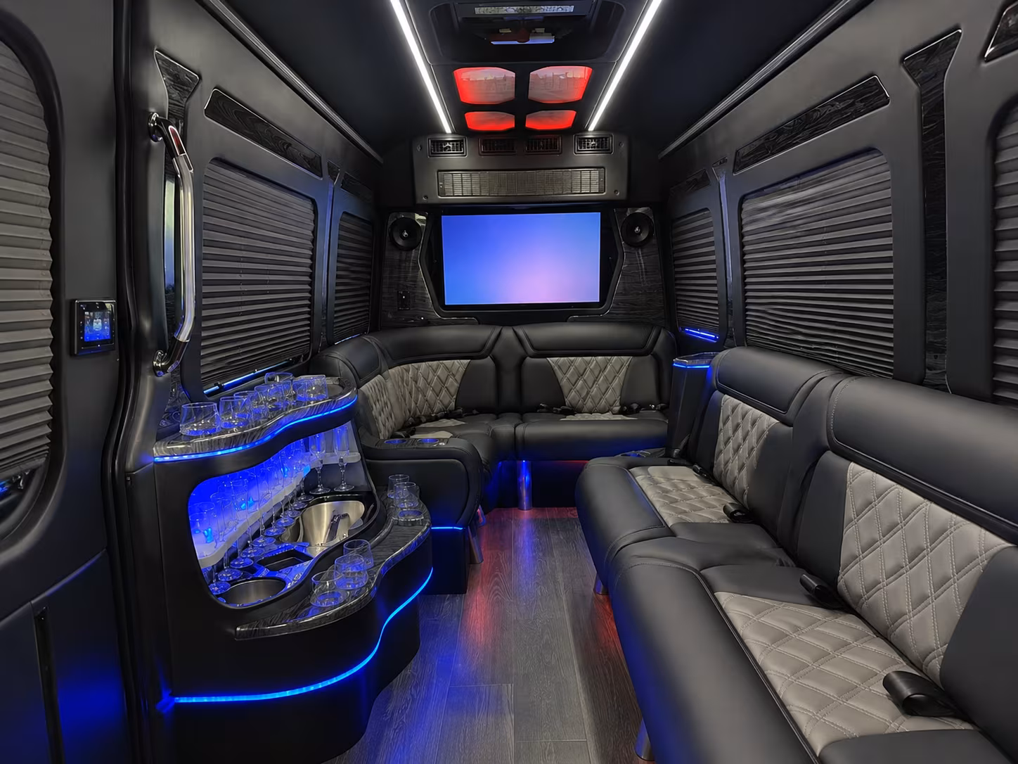 bus rentals for corporate retreats and team events around pinellas county