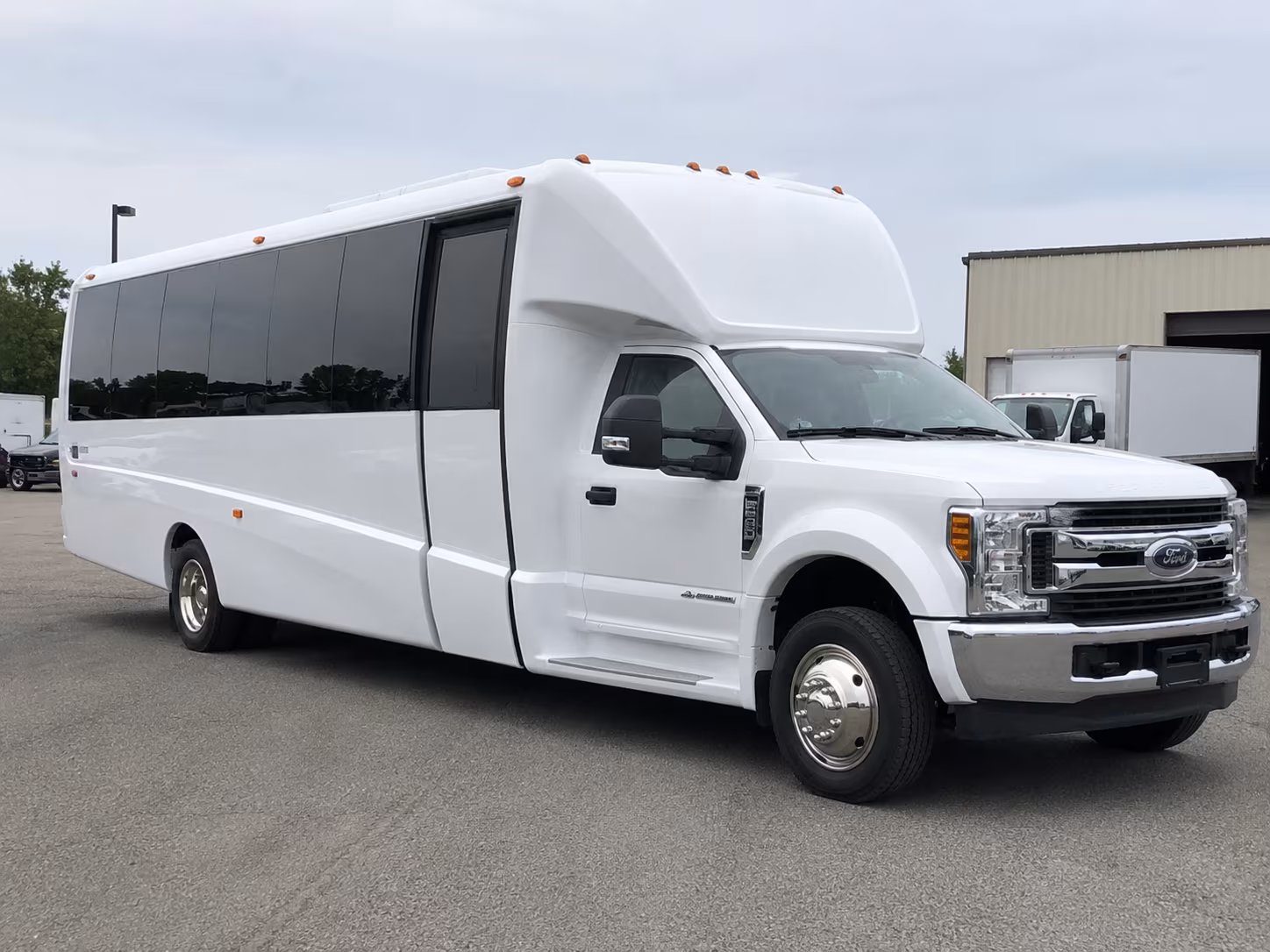 buses for largo area zoo and aquarium field trips