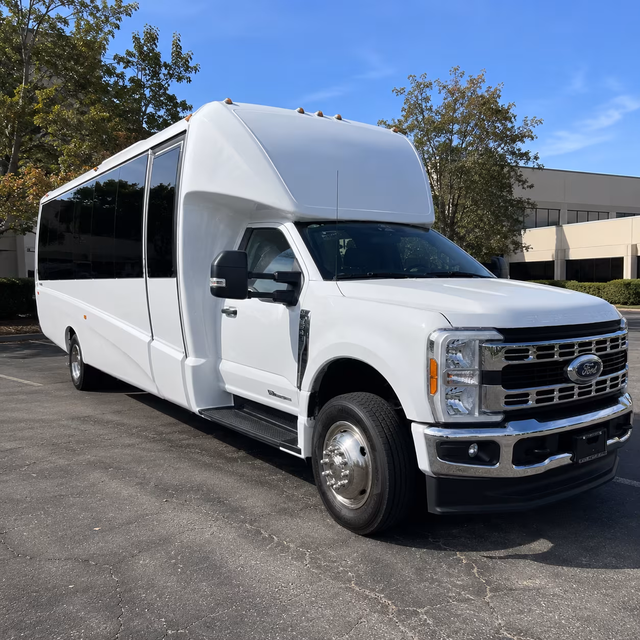 large group bus rentals for largo trade shows and industry events