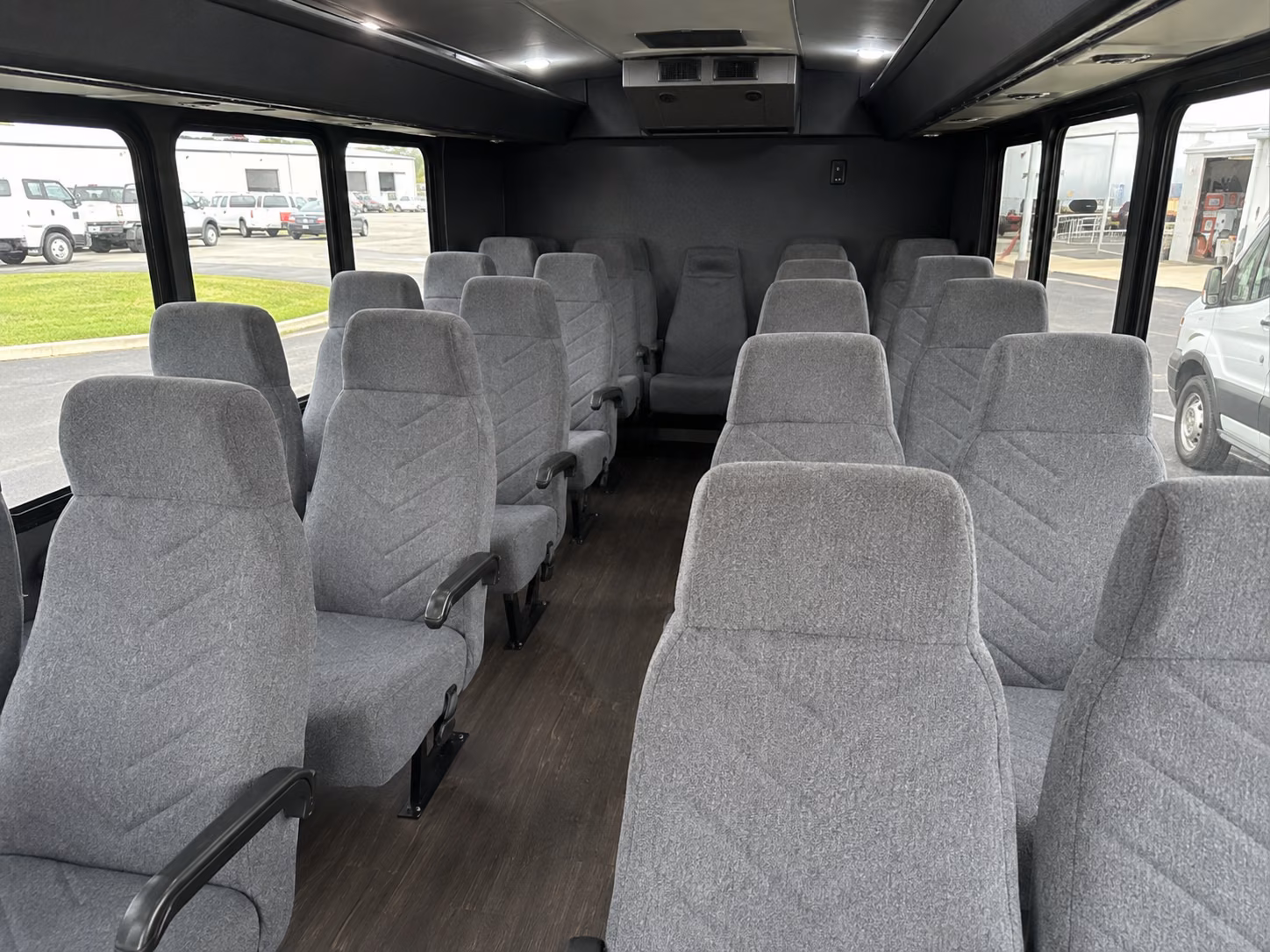 largo 15 passenger minibus interior